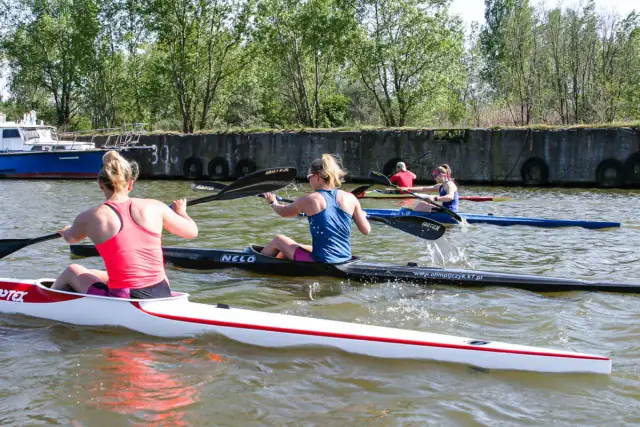 Kajakarstwo w Warszawie - najlepsze kluby i trasy dla każdego