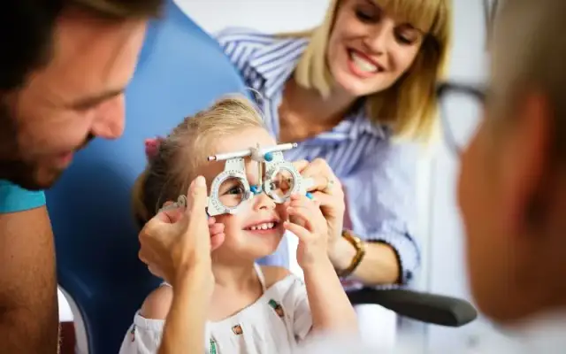 Jak wygląda badanie wzroku u dziecka i dlaczego jest tak ważne