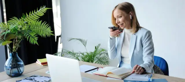 Co to jest Siri w iPhone? Odkryj, jak ułatwia życie każdego dnia