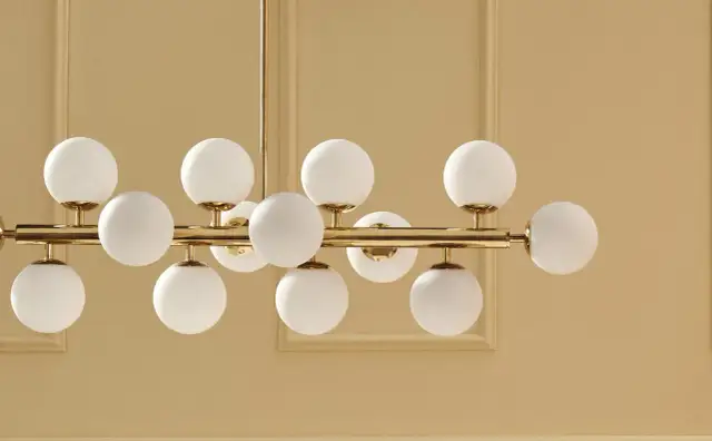 Żyrandol który daje dużo światła – idealne rozwiązanie do dużych wnętrz