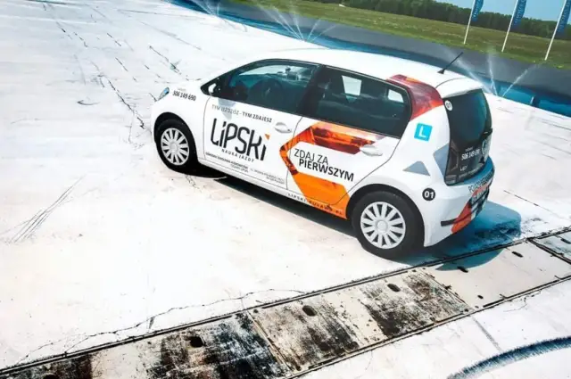 Ile trwa kurs na prawo jazdy B? Odkryj różnice w czasie trwania