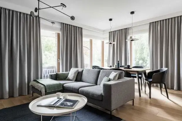 Jak przystroić okno: 15 kreatywnych pomysłów na dekorację