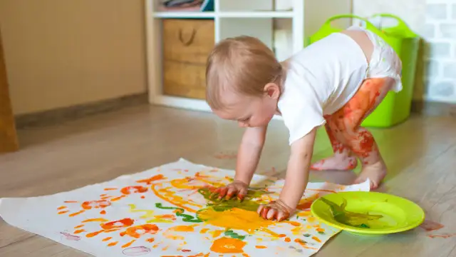 Czy dać dziecko do żłobka? Poznaj wady i zalety tej decyzji