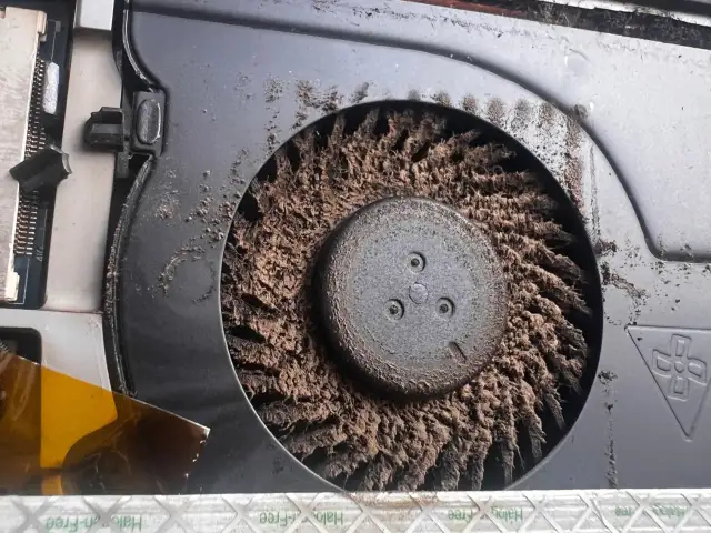 Głośny wentylator w laptopie? Skuteczne metody na ciche chłodzenie