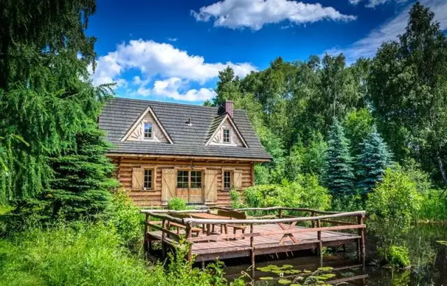 Góry Świętokrzyskie: Gdzie jechać? Szlaki, atrakcje, noclegi!