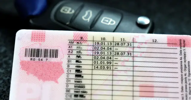 Wymiana prawa jazdy: Ile trwa? Poradnik, by uniknąć kar i opóźnień