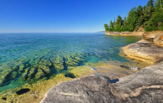 Wielkie jeziora amerykańskie: ich znaczenie, zagrożenia i historia