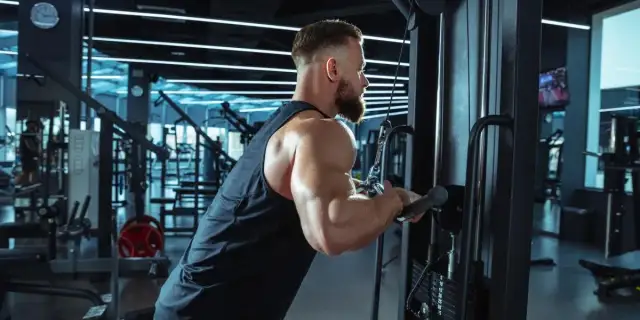 Ile trwa trening CrossFit? 60 minut i co w nich znajdziesz!