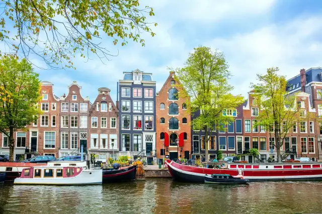 Wynajem mieszkania w Amsterdamie: Koszty, porady i jak znaleźć lokum?