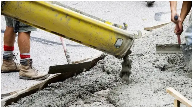 Jak długo podlewać wylewki? Uniknij błędów i pęknięć!