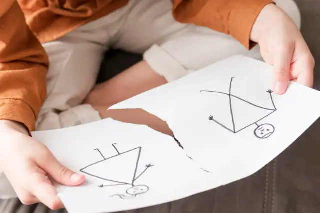 Lęk separacyjny: Objawy, przyczyny i skuteczne leczenie