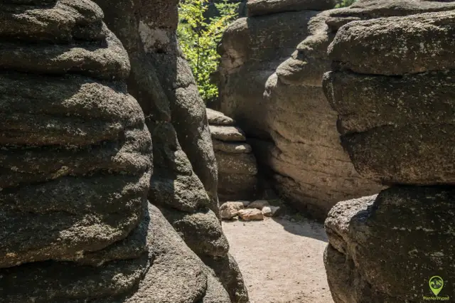 Janowice Wielkie: Atrakcje Rudaw Janowickich Twój przewodnik!