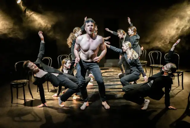 A planety szaleją spektakl - emocjonalne przeżycia i recenzje