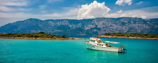 Ile trwa lot z Poznania do Turcji Antalya? Sprawdź szczegóły!