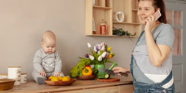 Czego nie wolno jeść po porodzie? Unikaj tych produktów dla zdrowia dziecka