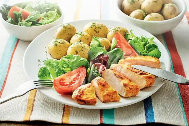 Soczysty filet drobiowy w sosie: Przepisy i sekrety idealnego dania