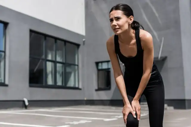 Jak leczyć ból kolan po treningu i odzyskać komfort ruchu