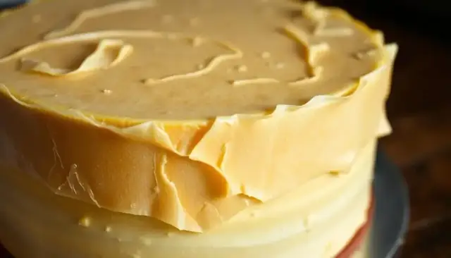 Tort z opłatkiem: Dzień wcześniej czy tuż przed? Ekspert radzi