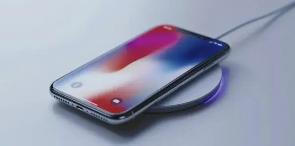 Jak włączyć ładowanie indukcyjne iPhone 11 i uniknąć problemów z ładowaniem