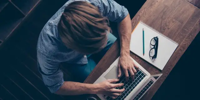 Ile można zarobić na książce? Fakty i mity o zarobkach pisarzy.