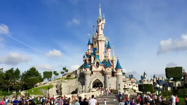 Gdzie jest Disneyland? Przewodnik po Paryżu i parkach Disneya
