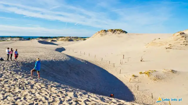 Łeba ruchome wydmy: Jak dojechać? Wszystkie opcje i ceny.