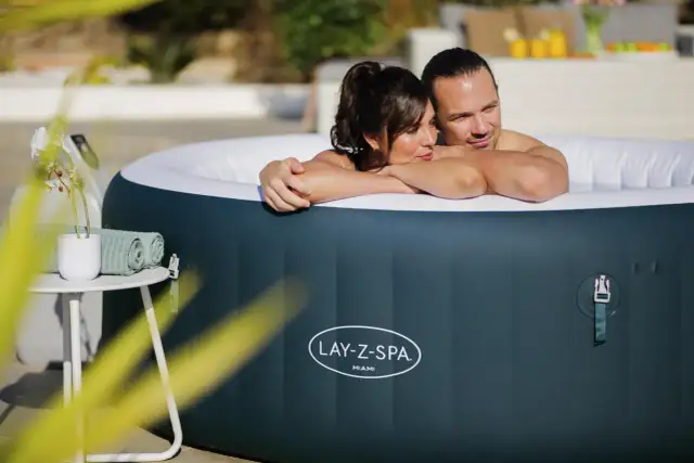 Lay-Z-Spa Miami: Czy to najlepsze jacuzzi dmuchane dla Ciebie?