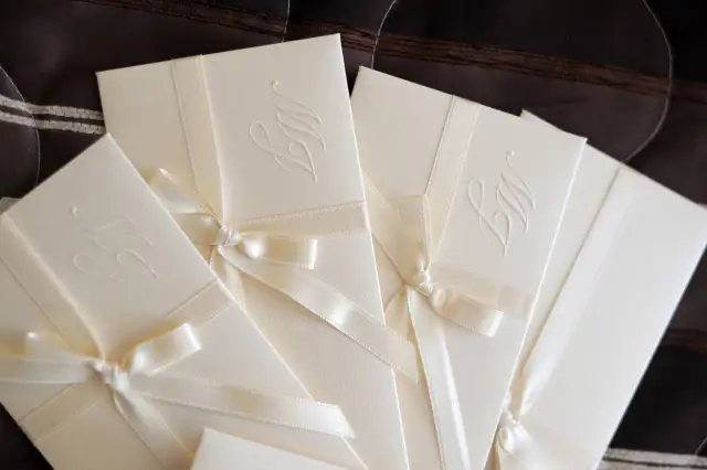 Jak grzecznie odmówić zaproszenia na imprezę i nie stracić przyjaźni