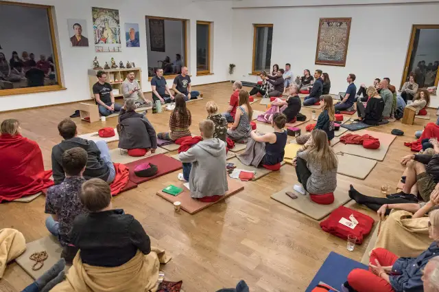 Nagodzice buddyzm: Odkryj tajemnice medytacji i duchowych praktyk