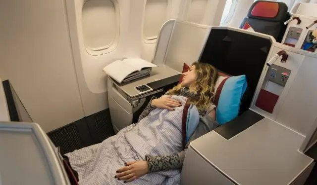 Ile kosztuje lot biznes klasą? Sprawdź ceny i kluczowe czynniki