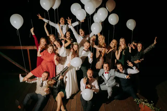 Wybór fotografa na wesele: Kompleksowy przewodnik i porady