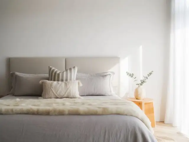 Aranżacja sypialni: Modne style, triki i Twoja oaza snu!