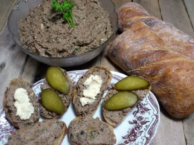 Co zamiast wątróbki do pasztetu? Zaskakujące alternatywy, które pokochasz