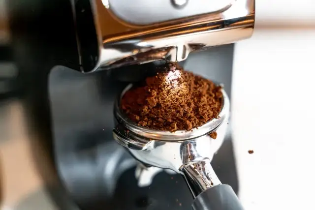 Skutki uboczne kawy: jakie zagrożenia zdrowotne niesie nadmiar?