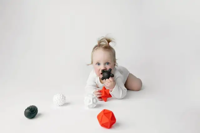 Piłeczki sensoryczne akuku: Czy to najlepsza zabawka dla niemowlaka?