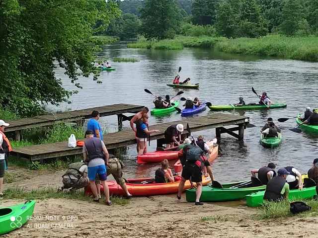 Spływy kajakowe łódzkie: którą rzekę wybrać? Kompletny poradnik