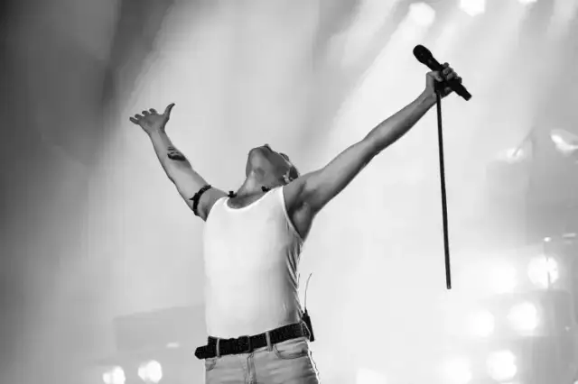 Ile trwa koncert tribute to - poznaj długość i szczegóły występu