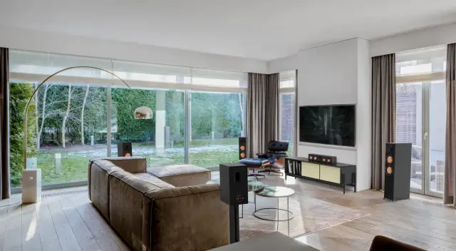 Jakie kolumny do kina domowego – wybierz idealne głośniki dla siebie