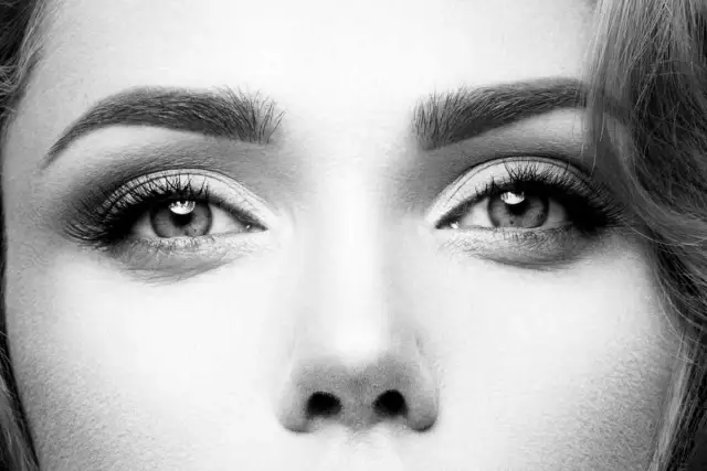 Czym smarować brwi po makijażu permanentnym, aby uniknąć podrażnień?