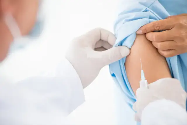 Jakie choroby można przywieźć z Malty? Sprawdź ryzyko zakażeń