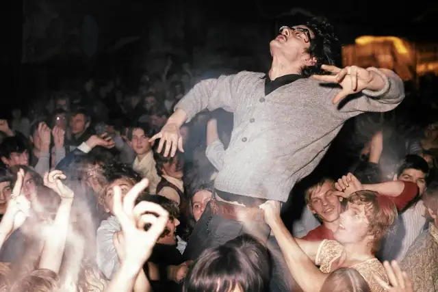 Impreza w stylu lat 80 w Warszawie - najlepsze wydarzenia i kluby