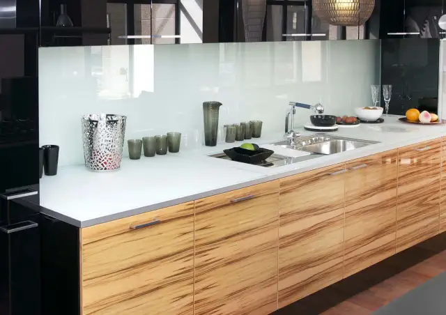 Co zamiast szkła hartowanego w kuchni? Odkryj najlepsze alternatywy