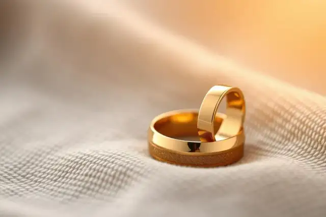 Ile złota na obrączki? Waga, cena i praktyczne wskazówki