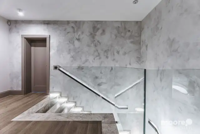 Tapeta imitująca tynk: Czy to lepsze niż prawdziwy tynk?