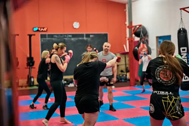 CrossFit Łódź: Najlepsze boxy i jak zacząć (Przewodnik)