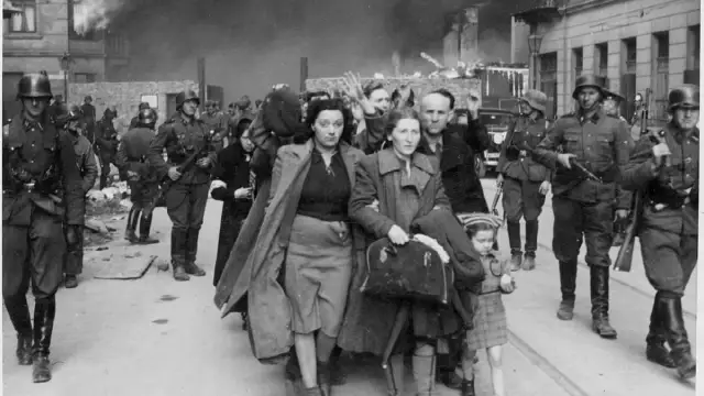 Zdążyć przed panem bogiem epoka: jak literatura zmienia pamięć o wojnie