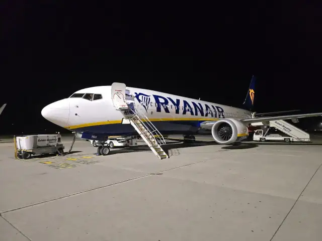 Ryanair bagaż 2026: Spakuj się sprytnie i unikaj ukrytych opłat!