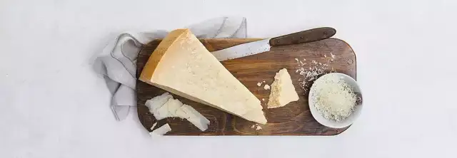 Parmezan z jakiego mleka? Odkryj tajemnice autentycznego smaku