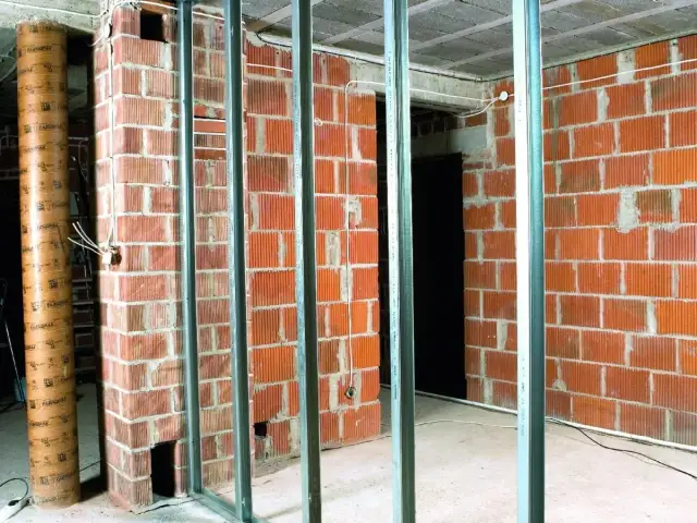 Cennik murowania ścianek działowych: Koszty materiałów i robocizny