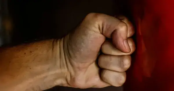 Co to karny? Zrozumienie znaczenia w prawie i codziennym życiu